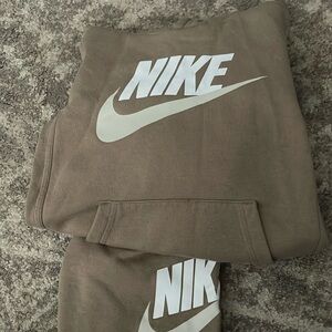 Boys Nike set size 6